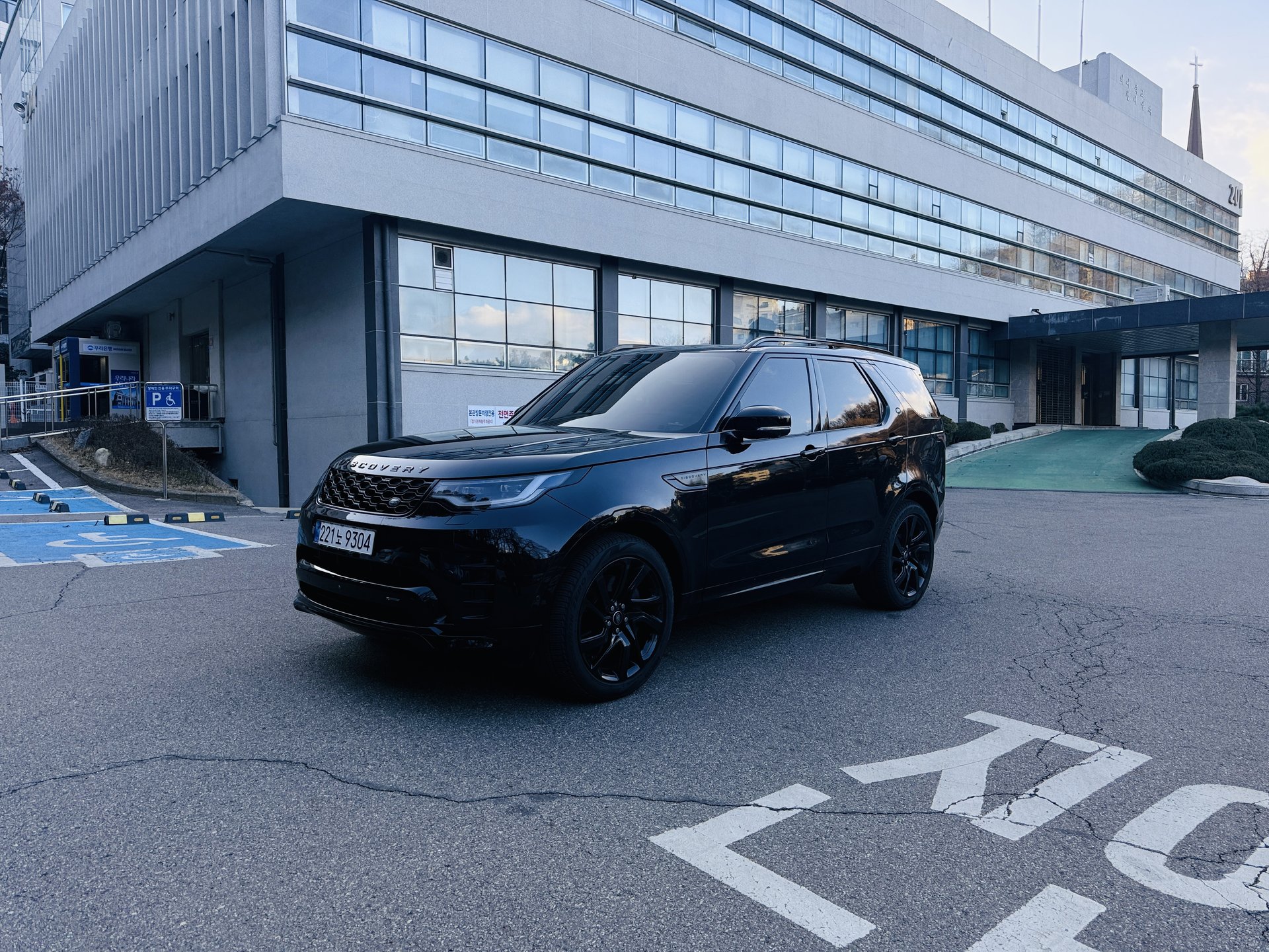 LAND ROVER DISCOVERY - View 1