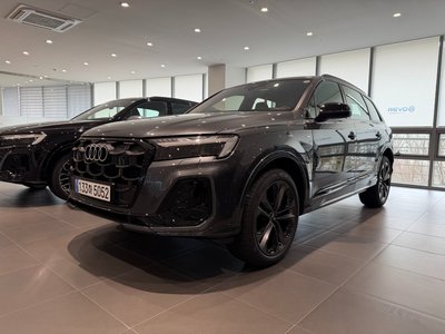 AUDI Q7 - 1