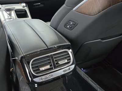 2021 Genesis G90 thumbnail 28