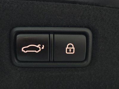 2021 Genesis G90 thumbnail 32