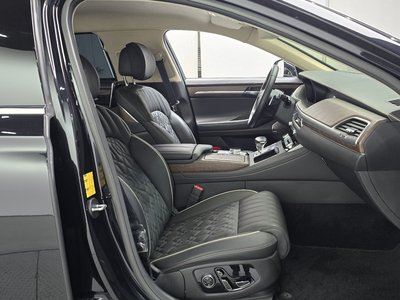 2021 Genesis G90 thumbnail 17