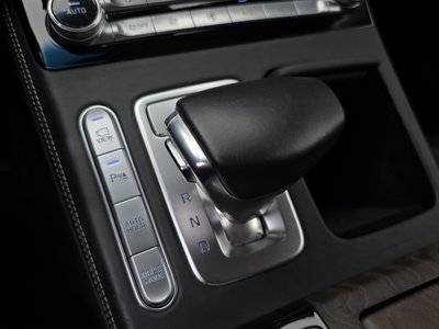 2021 Genesis G90 thumbnail 12