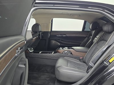 2021 Genesis G90 thumbnail 16