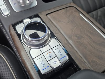2021 Genesis G90 thumbnail 24