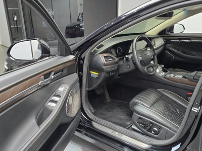 2021 Genesis G90 thumbnail 13