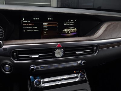 2021 Genesis G90 thumbnail 21