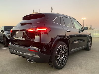 MERCEDES-BENZ GLA - 4