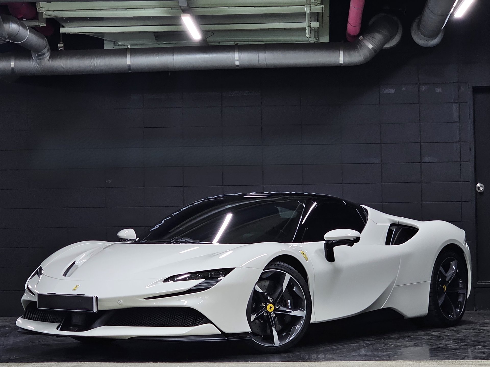 FERRARI SF90 SPIDER - View 1