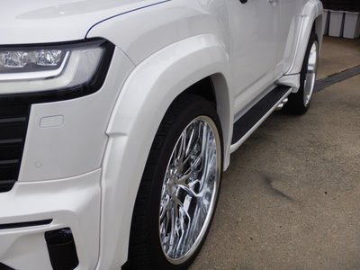 TOYOTA LAND CRUISER 300 - 10