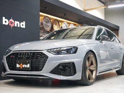 AUDI RS4 - 1