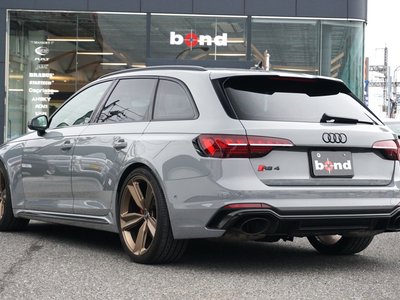 AUDI RS4 - 10