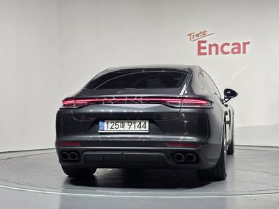 صورة 4 لـ 2022 Porsche PANAMERA