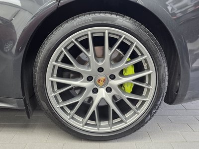 صورة 8 لـ 2022 Porsche PANAMERA