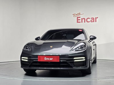 صورة 2 لـ 2022 Porsche PANAMERA