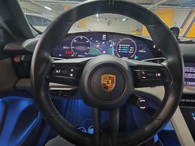 2022 Porsche TAYCAN photo 7