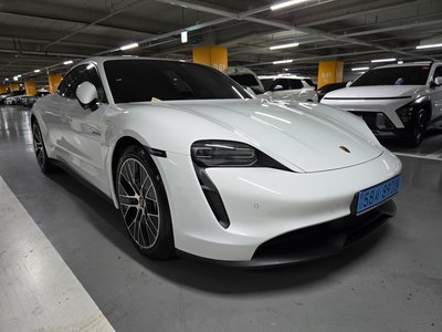 2022 Porsche TAYCAN photo 5