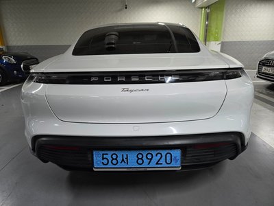 2022 Porsche TAYCAN photo 2
