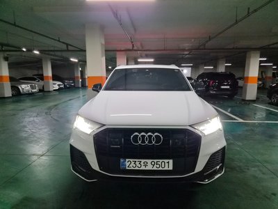 AUDI Q7 - 1