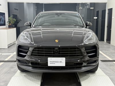 PORSCHE MACAN - 2