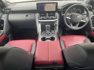 TOYOTA LAND CRUISER 300 - 2