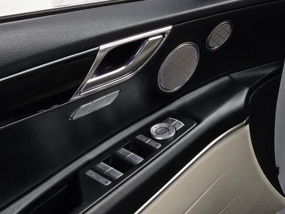 2021 Genesis GV80 thumbnail 16