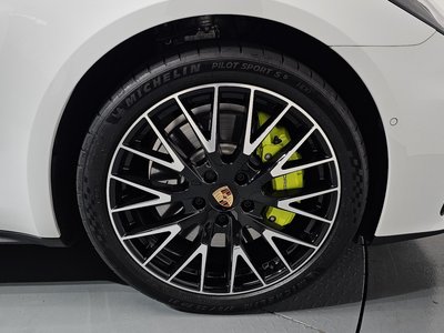 PORSCHE PANAMERA - 8