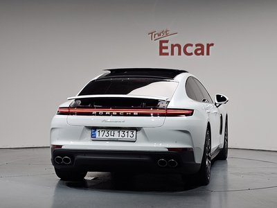 PORSCHE PANAMERA - 4