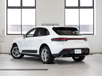 PORSCHE MACAN - 3