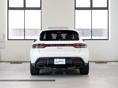 PORSCHE MACAN - 4