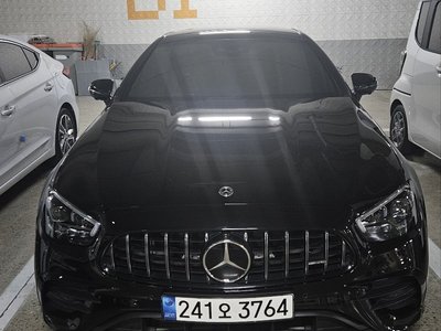 MERCEDES-BENZ E-CLASS - 1