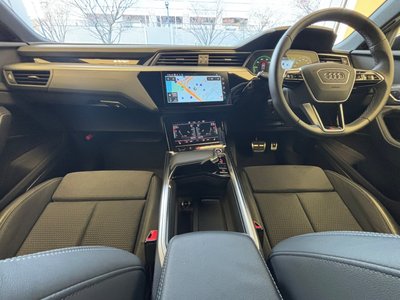 AUDI Q8 E-TRON - 3