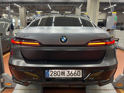 BMW 7 SERIES - 2