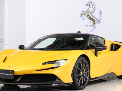 FERRARI SF90 STRADALE