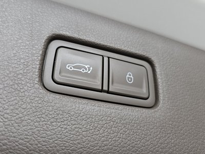 2023 Genesis GV80 — миниатюра 32