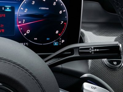 صورة 9 لـ 2025 Mercedes-BENZ GLC