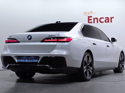 BMW I7 - 4
