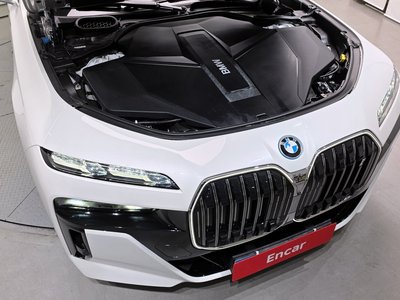 BMW I7 - 7
