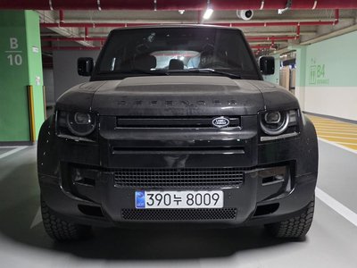LAND ROVER DEFENDER - 1