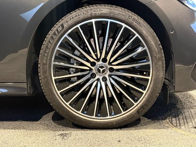 MERCEDES-BENZ E-CLASS - 8