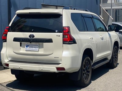 TOYOTA LAND CRUISER PRADO - 9