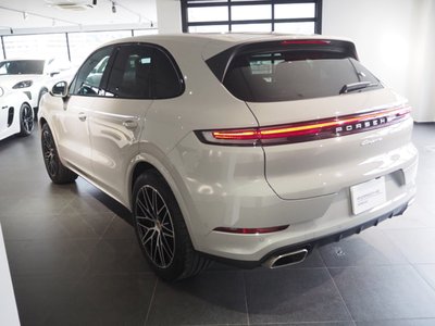 PORSCHE CAYENNE - 4