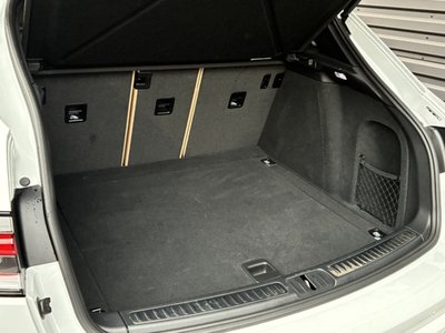 PORSCHE MACAN - 10