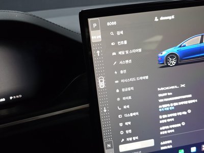 2023 Tesla MODEL X — миниатюра 13