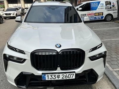 2025 BMW X7 照片 1
