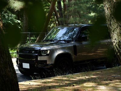 LAND ROVER DEFENDER - 5