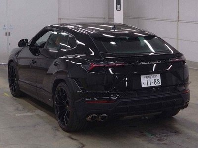 LAMBORGHINI URUS - 1
