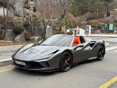 FERRARI F8 SPIDER - 1