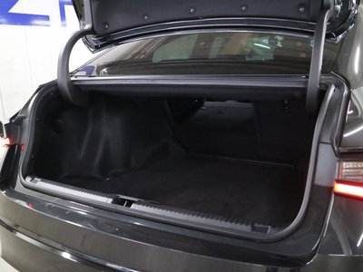 2021 Lexus IS — миниатюра 22