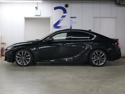 2021 Lexus IS — миниатюра 13