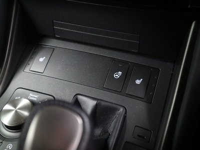 2021 Lexus IS — миниатюра 31
